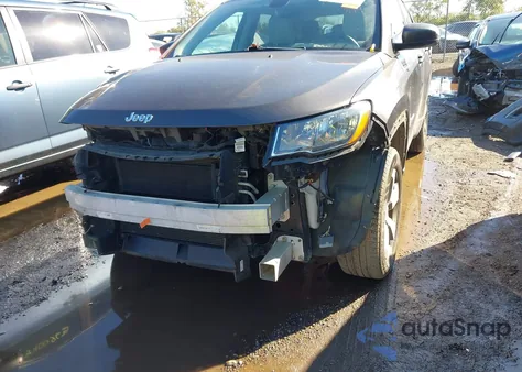 2018 Jeep Compass Latitude 4X4 из США, поврежденный, VIN 3C4NJDBB6JT192392